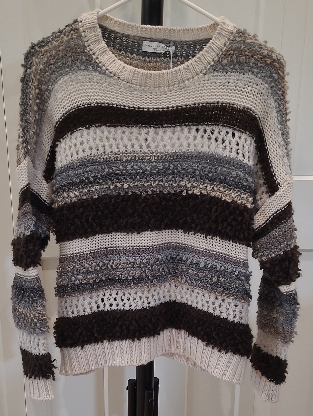 296 - Made in Italy Women's Cream and Gray Striped Textured Crewneck Sweater